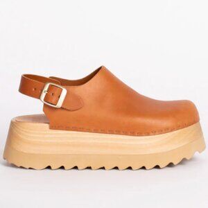 BRYR Tegan clogs in whiskey leather size 7